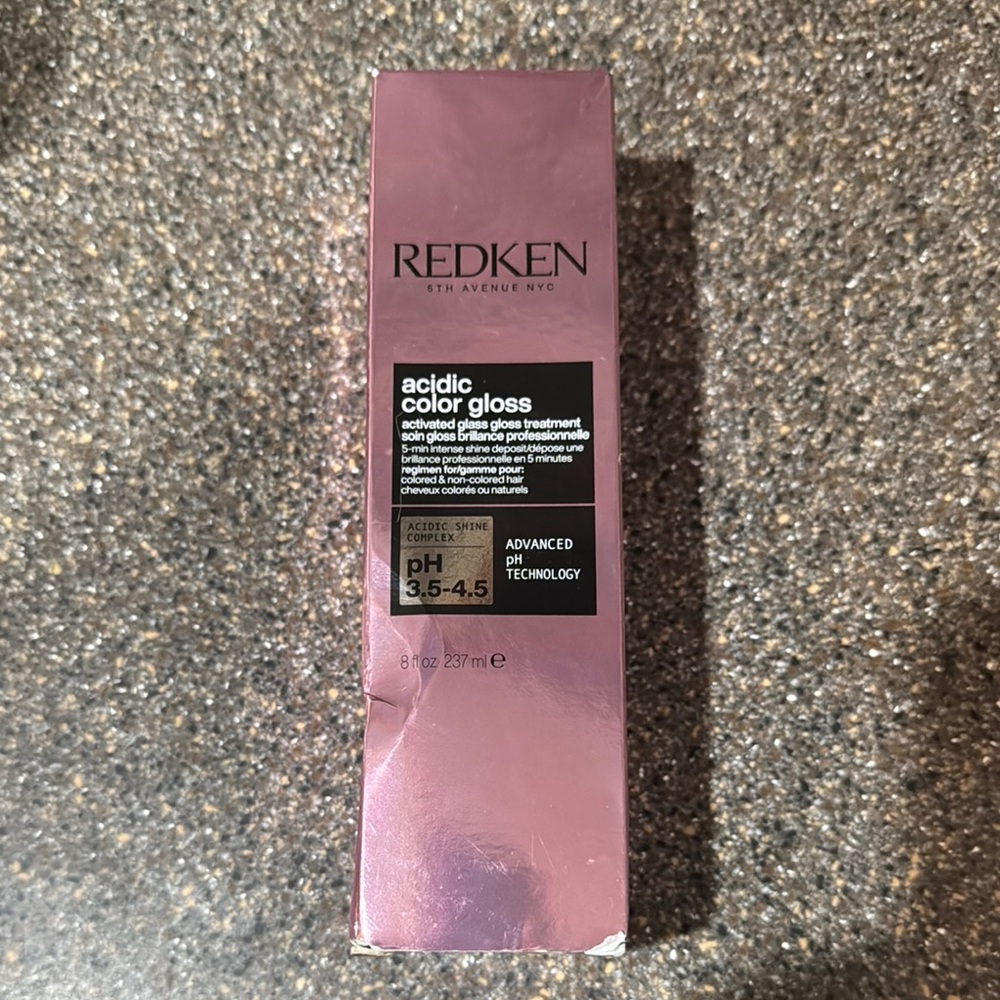Redken Acidic Color Gloss in Shimmering Pink
